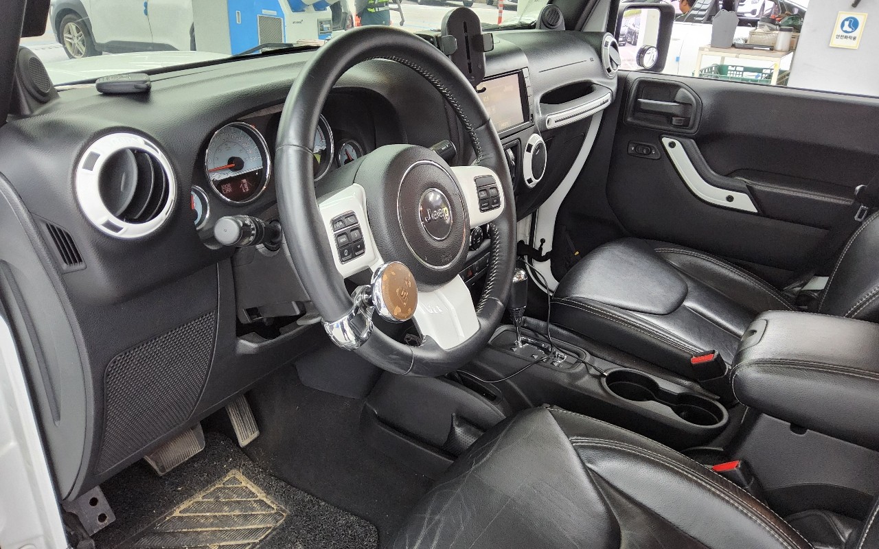 2014 - jeep wrangler