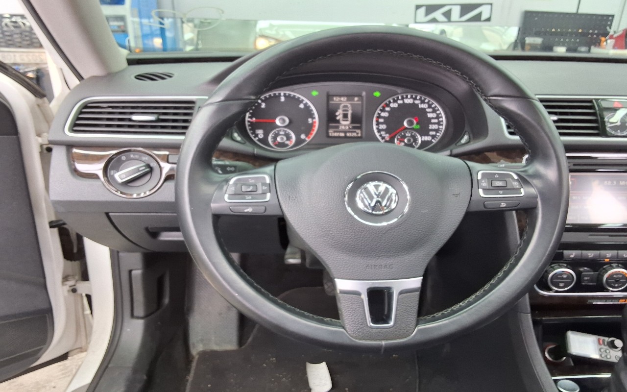 2014 - volkswagen passat