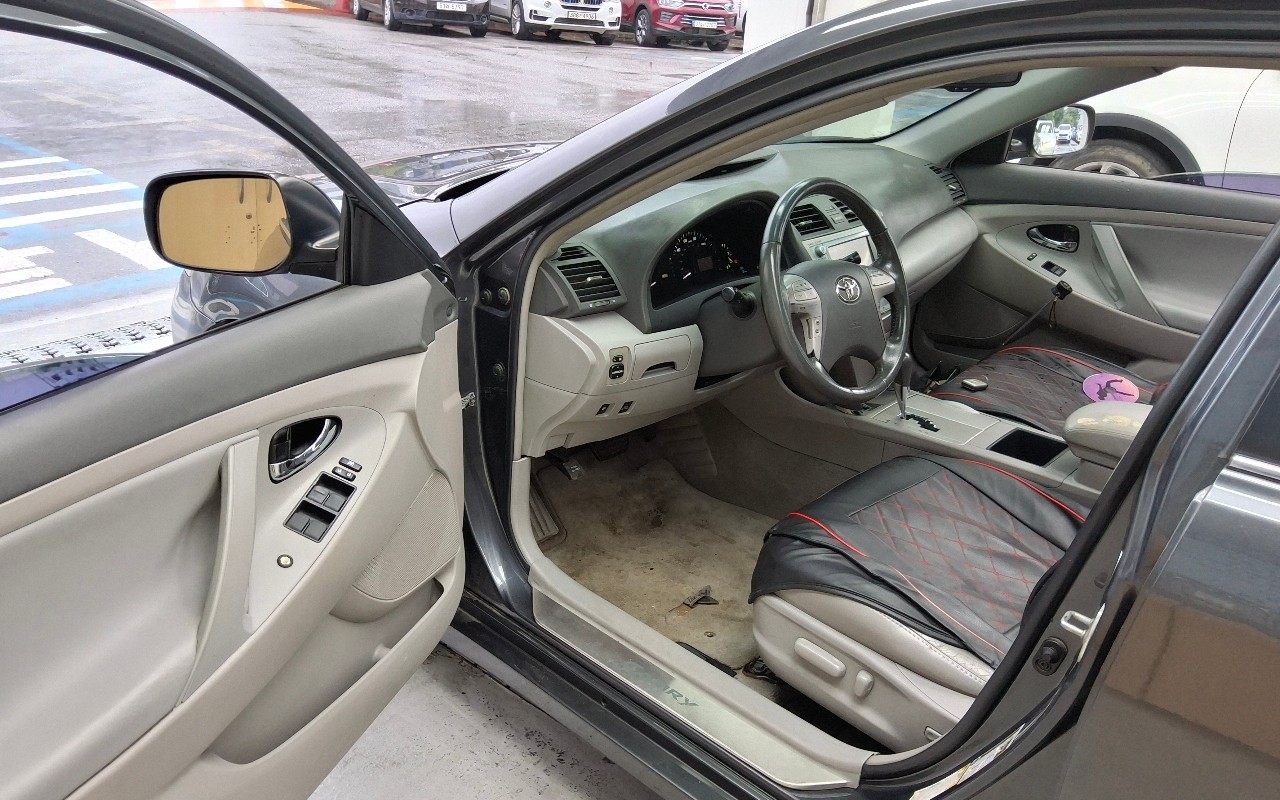 2009 - toyota camry