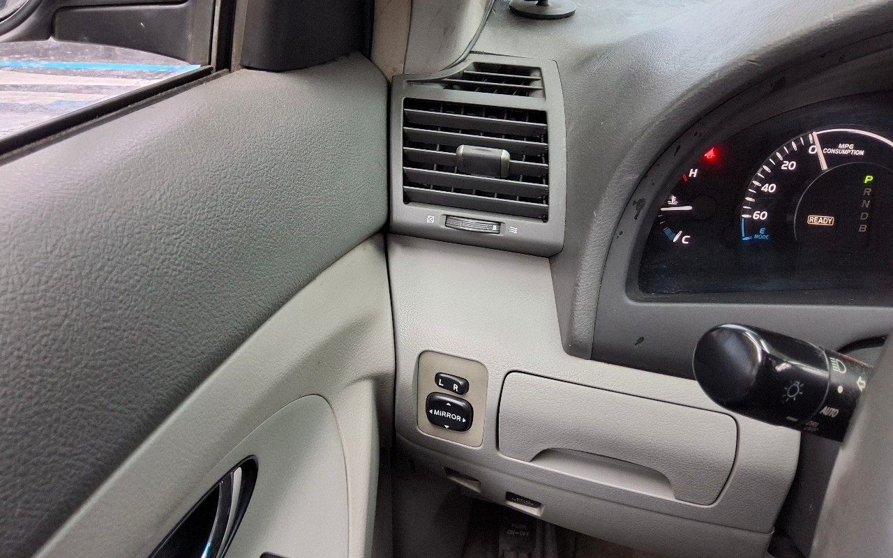 2009 - toyota camry