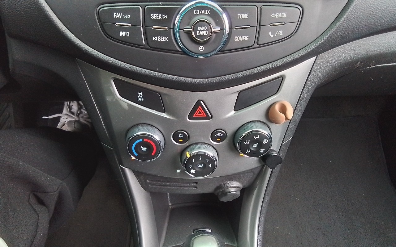 2014 - chevrolet trax