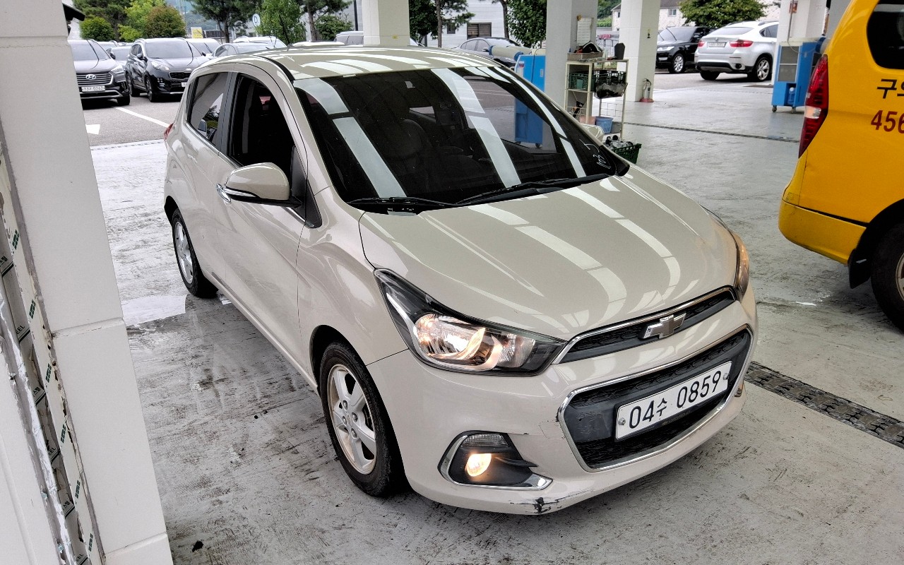 2016 - chevrolet spark