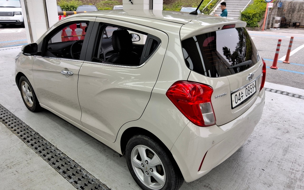 2016 - chevrolet spark