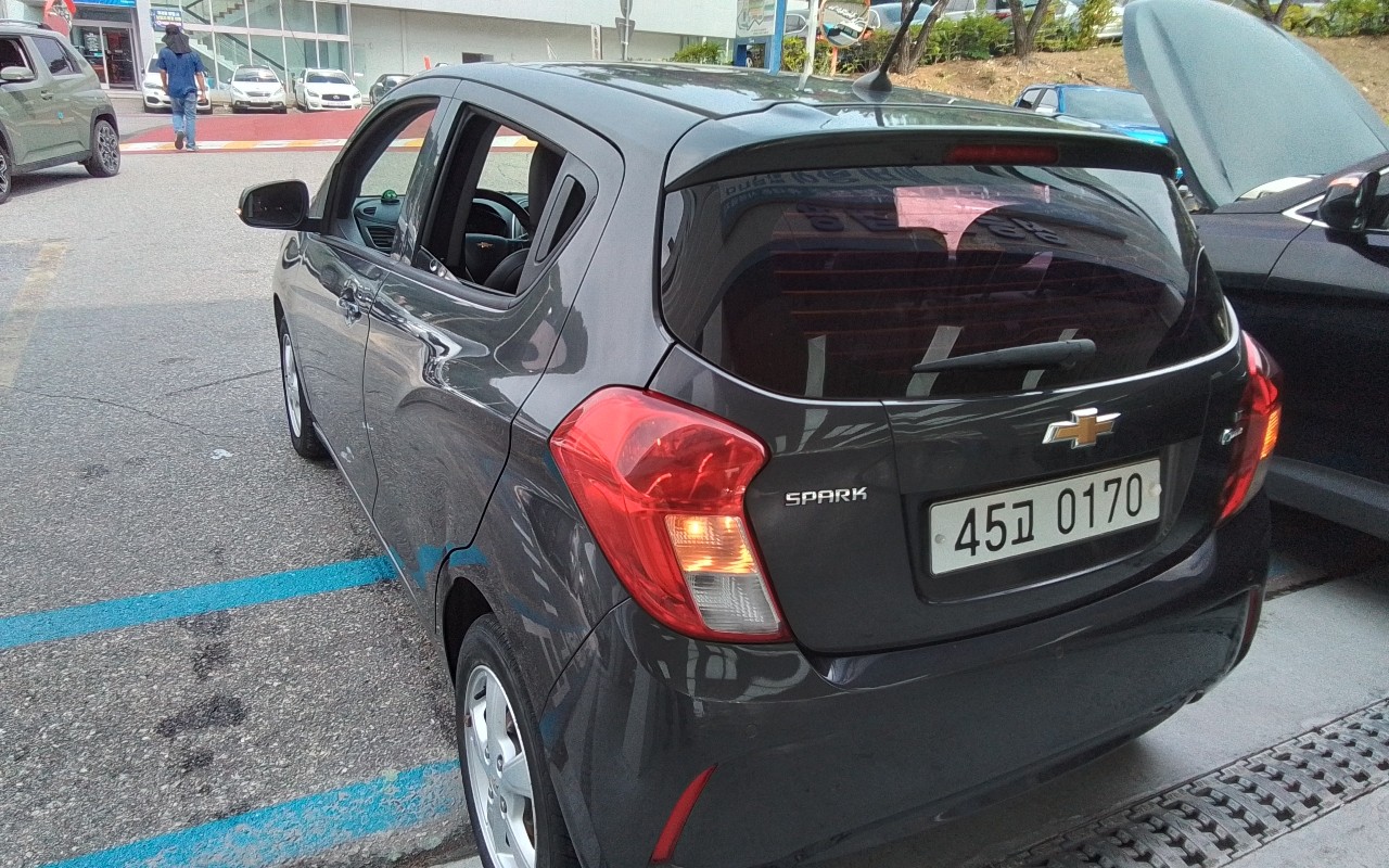 2016 - chevrolet spark