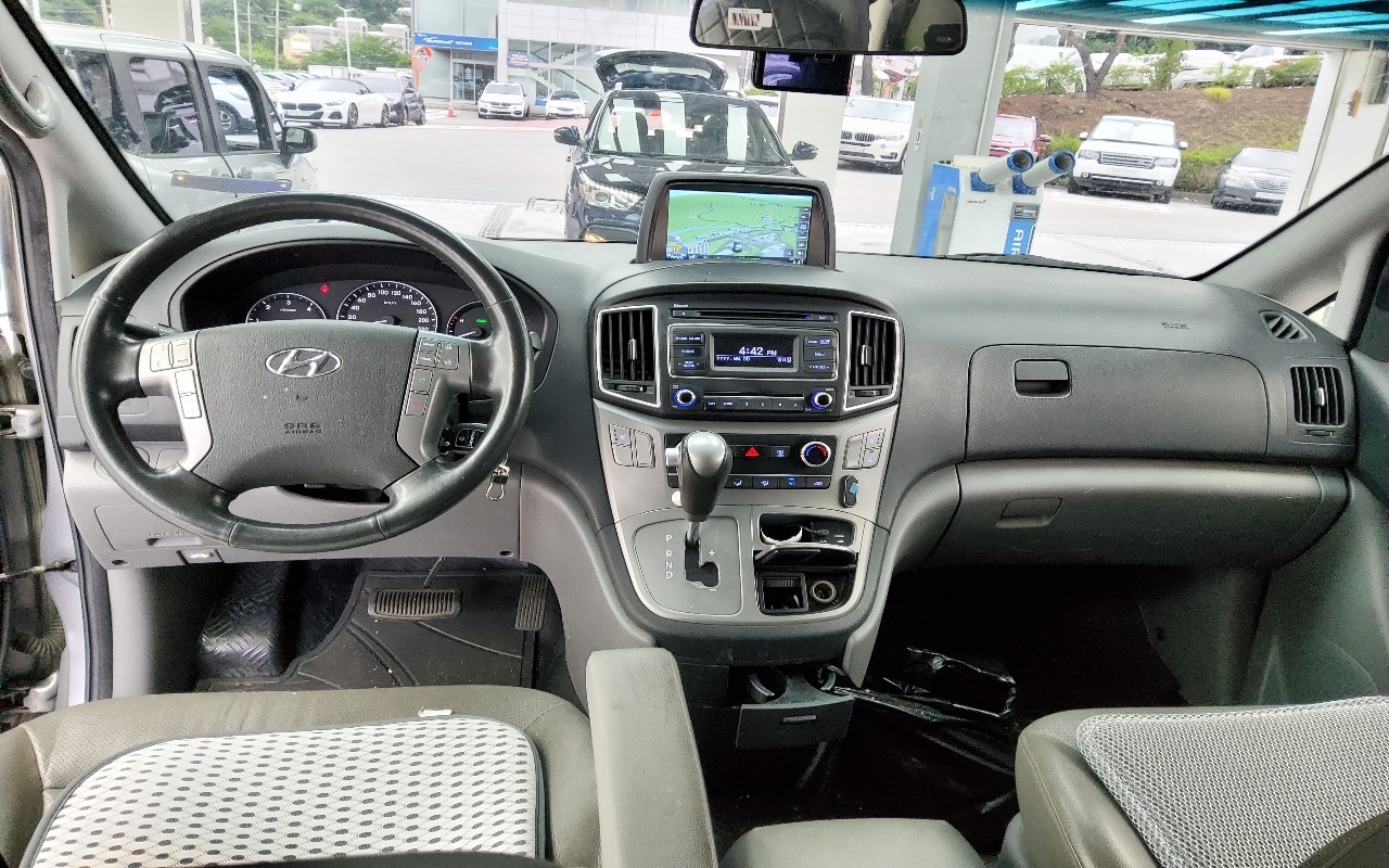 2017 - hyundai grand starex