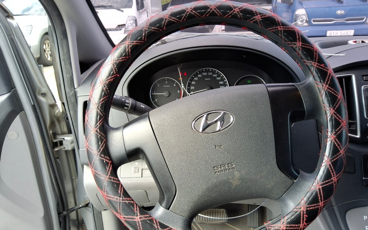 2018 - hyundai grand starex