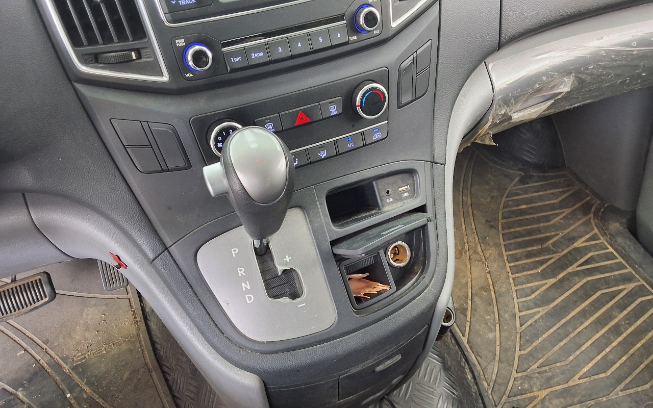 2019 - hyundai grand starex