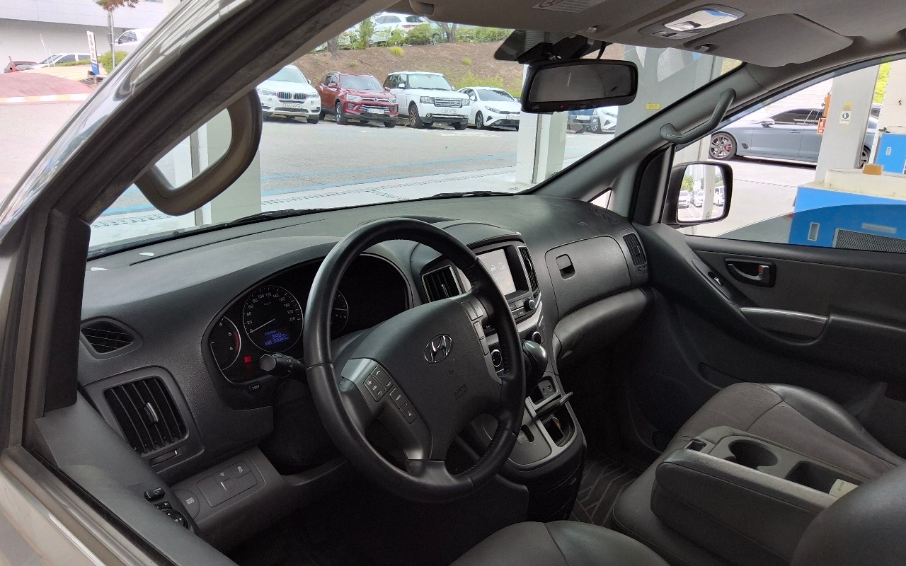 2020 - hyundai grand starex