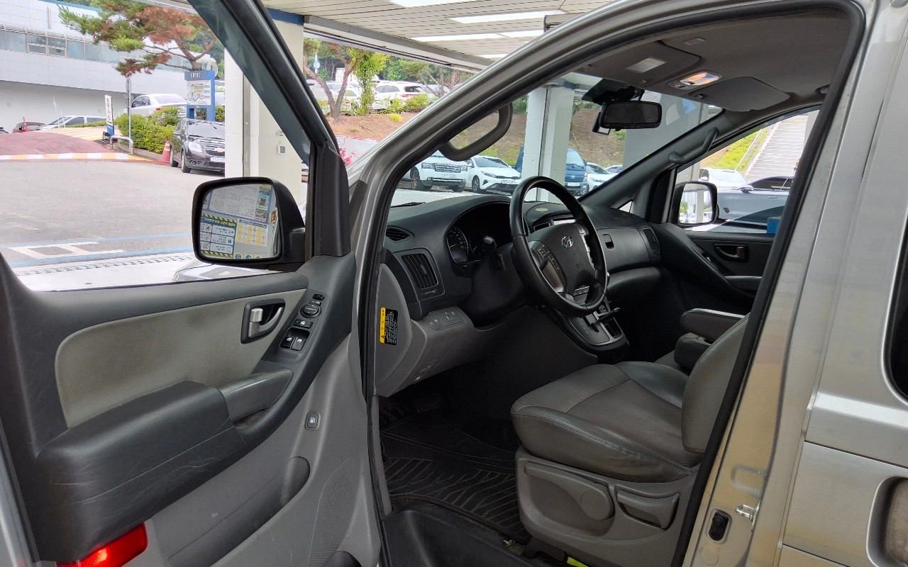 2020 - hyundai grand starex