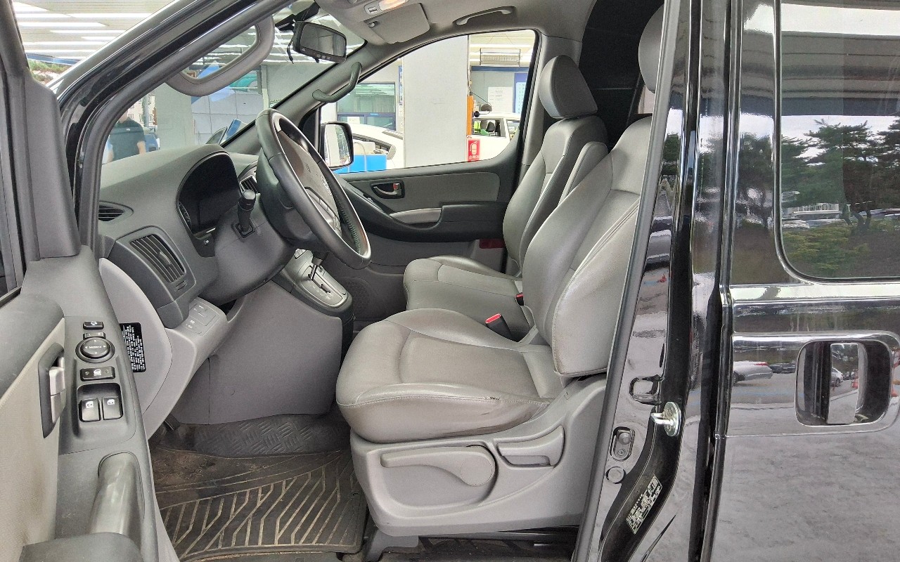 2020 - hyundai grand starex