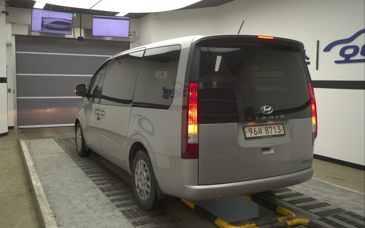 2022 - hyundai staria