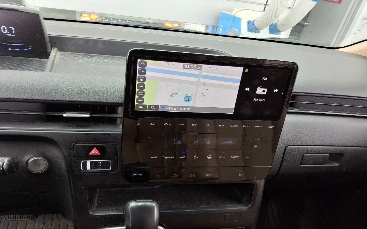 2022 - hyundai staria