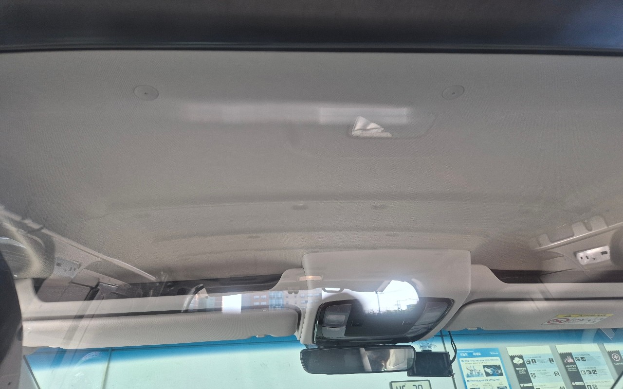 2022 - hyundai staria