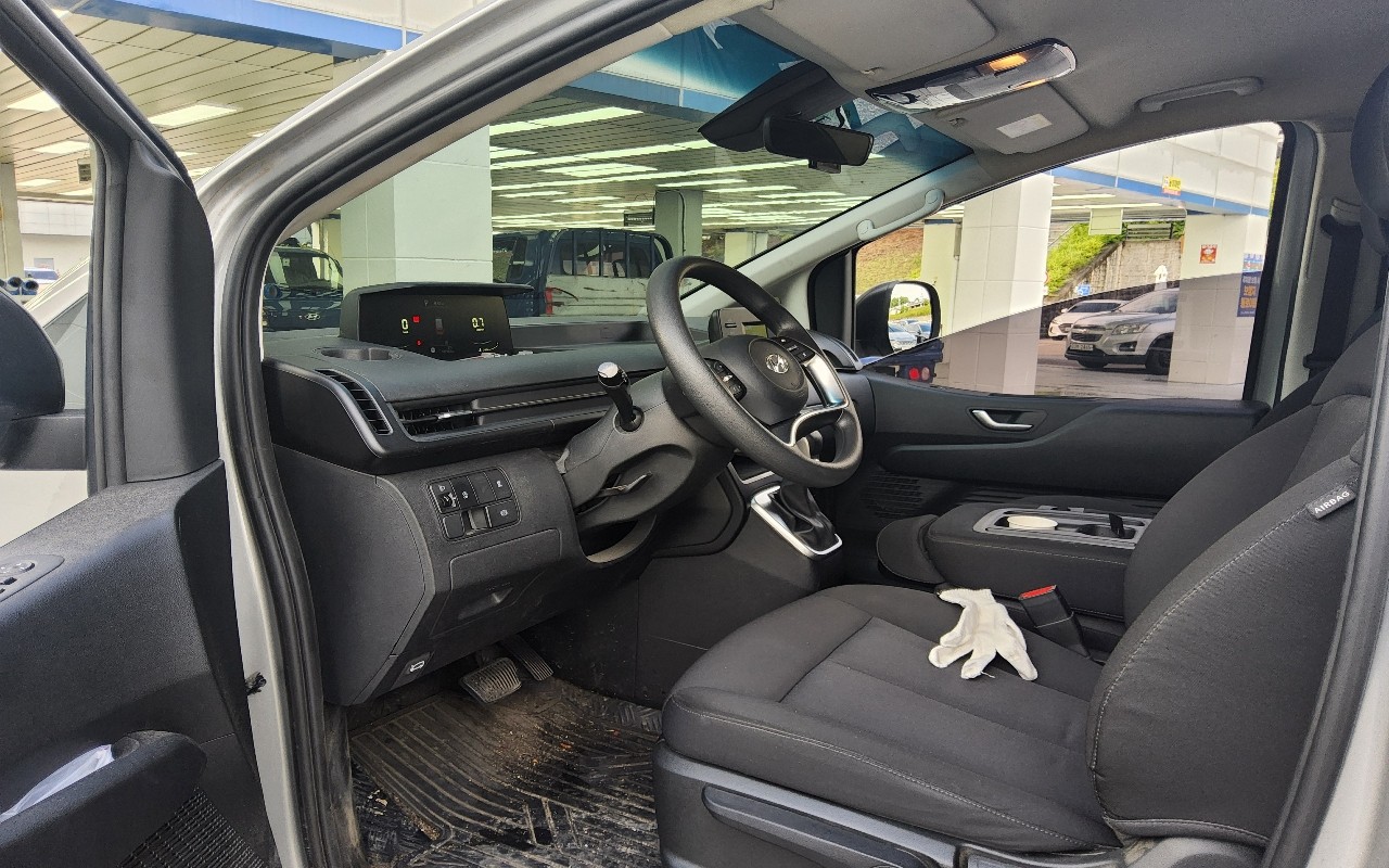 2022 - hyundai staria