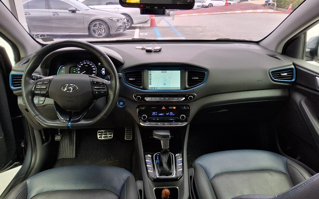 2016 - hyundai ioniq
