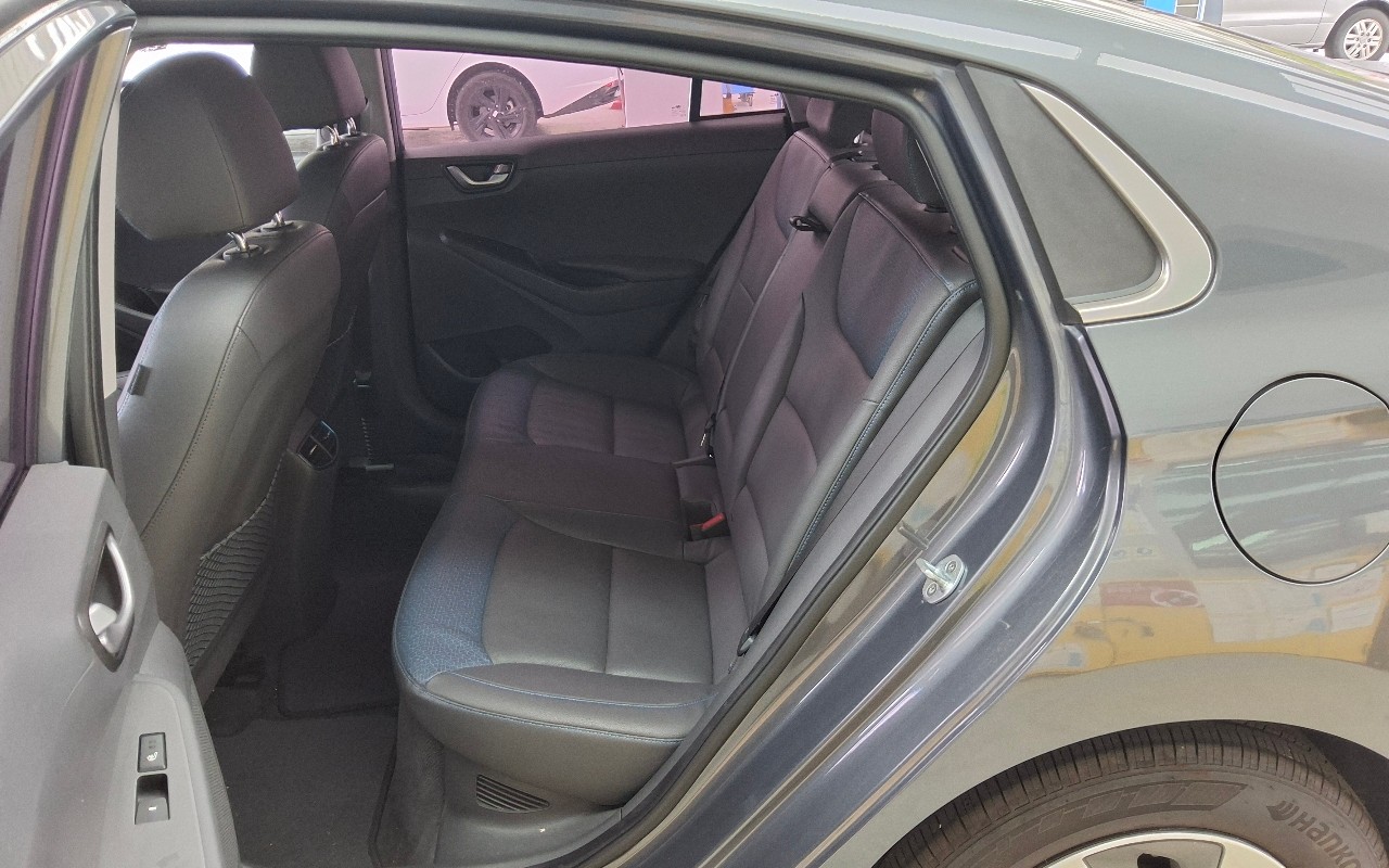 2016 - hyundai ioniq