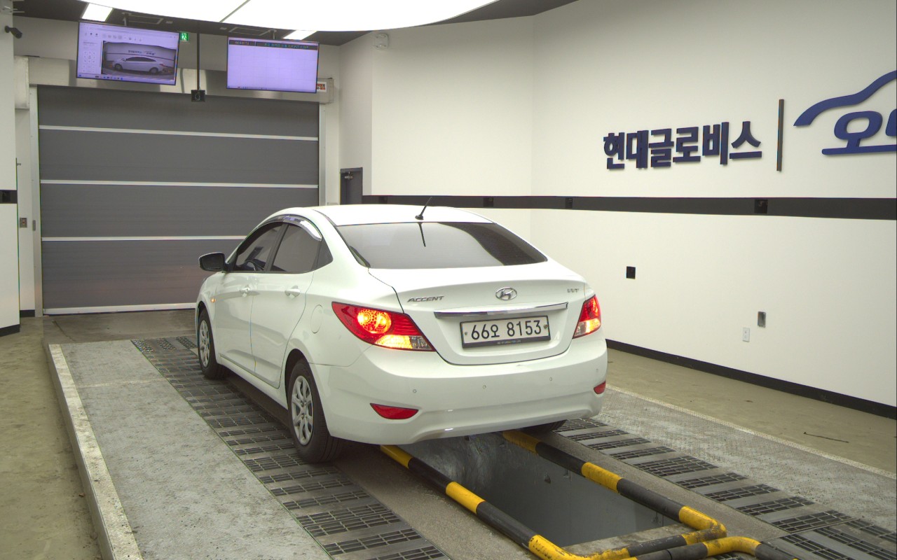 2014 - hyundai accent