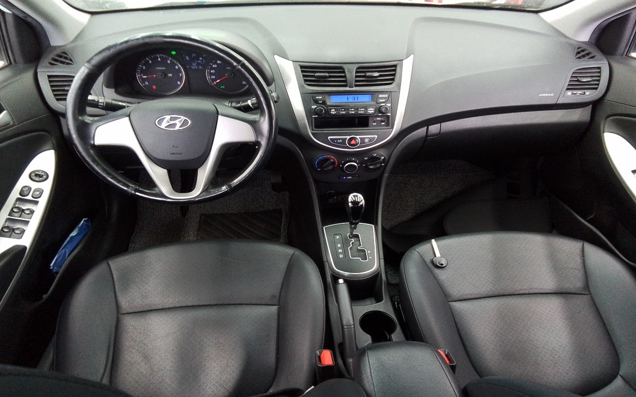 2014 - hyundai accent