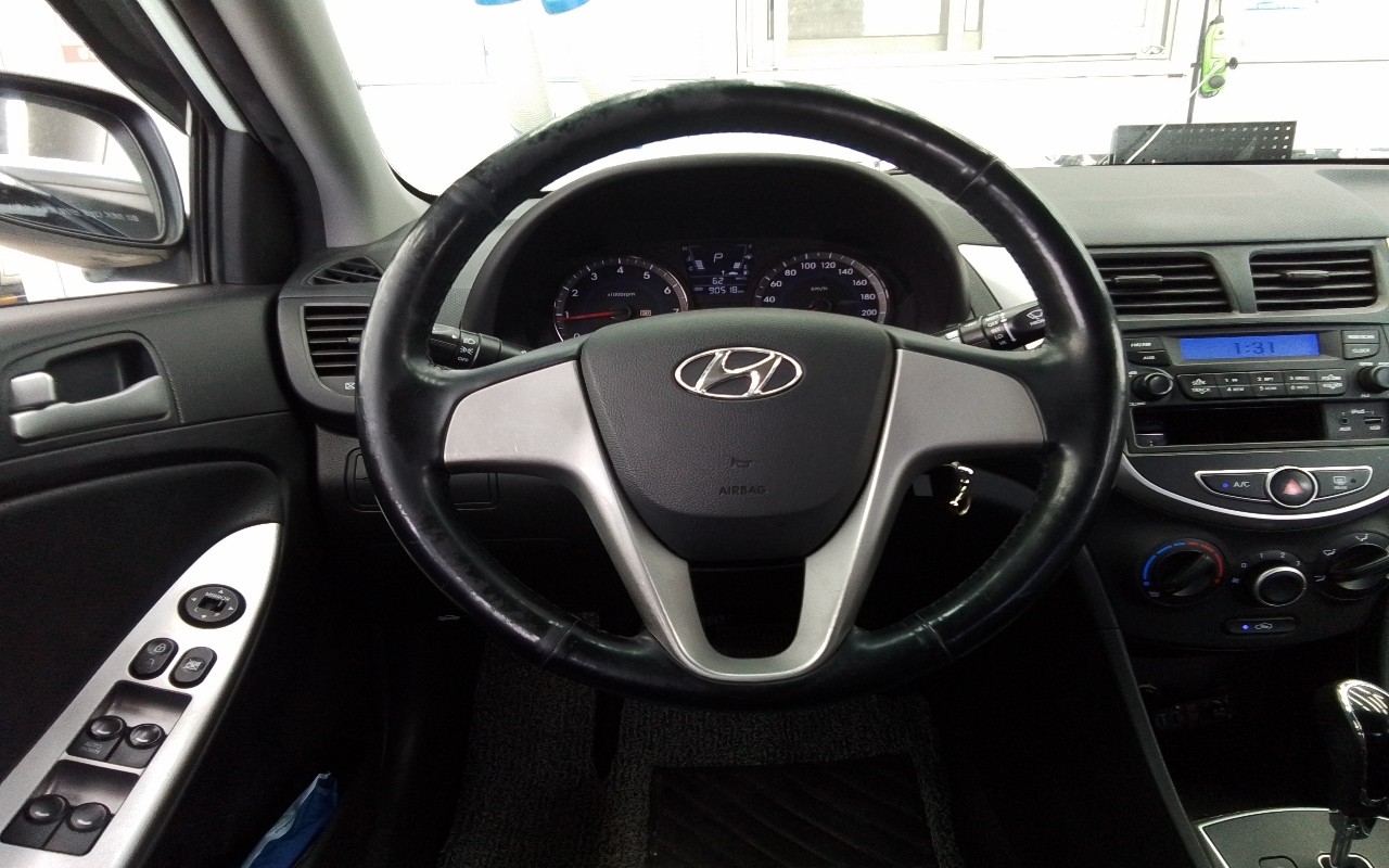 2014 - hyundai accent