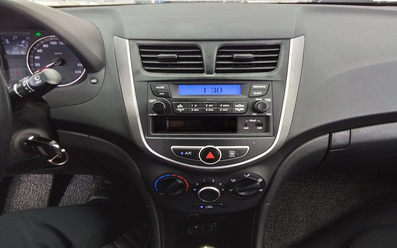 2014 - hyundai accent