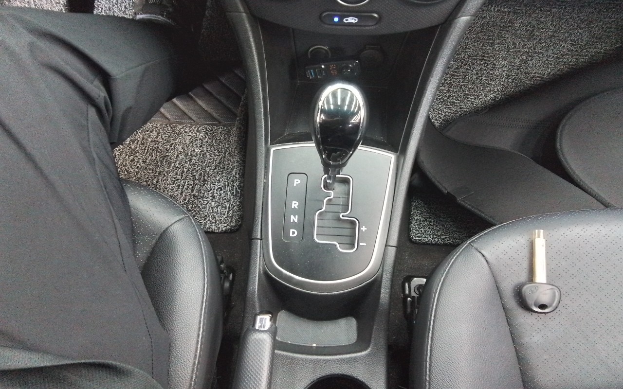 2014 - hyundai accent
