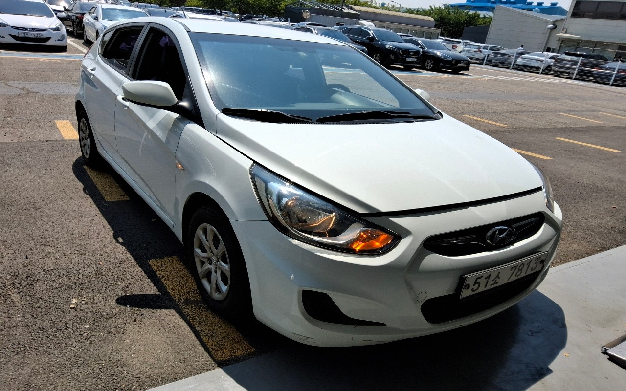 2014 - hyundai accent