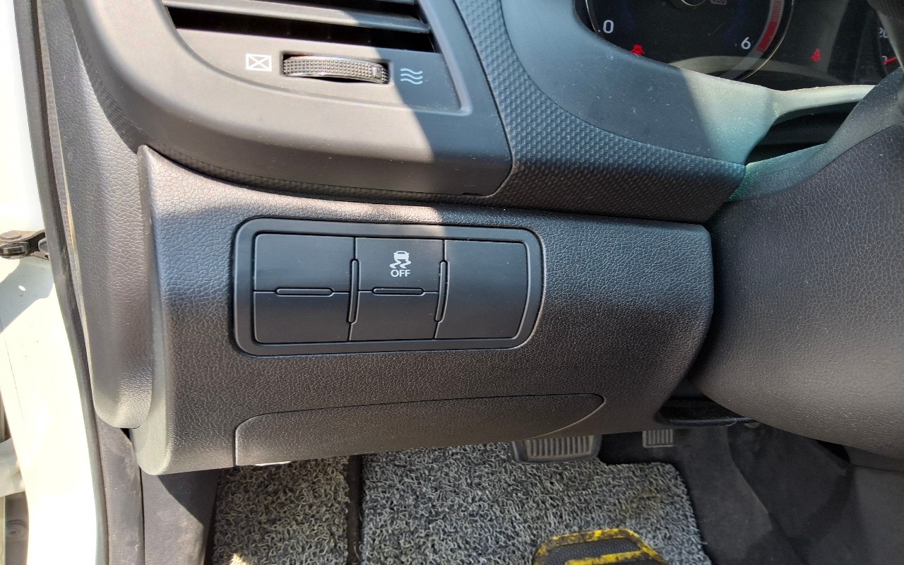 2014 - hyundai accent
