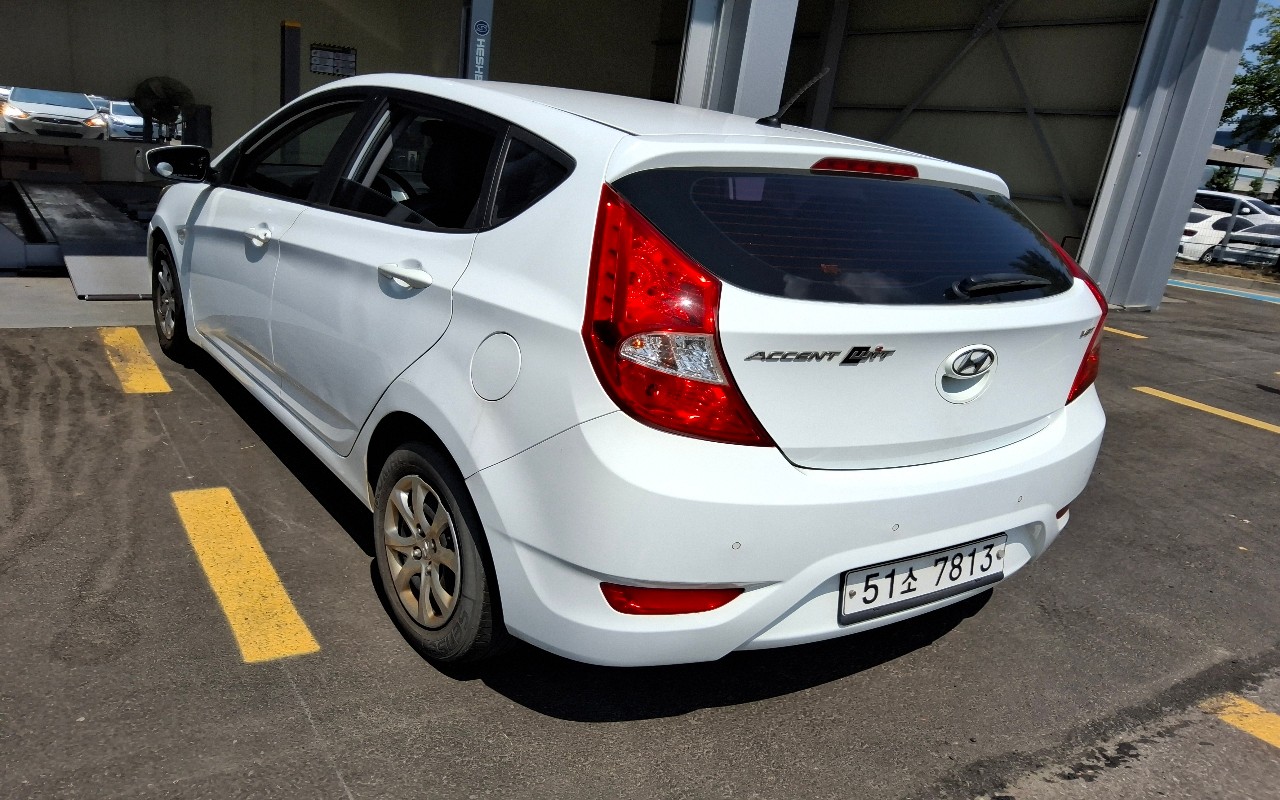 2014 - hyundai accent