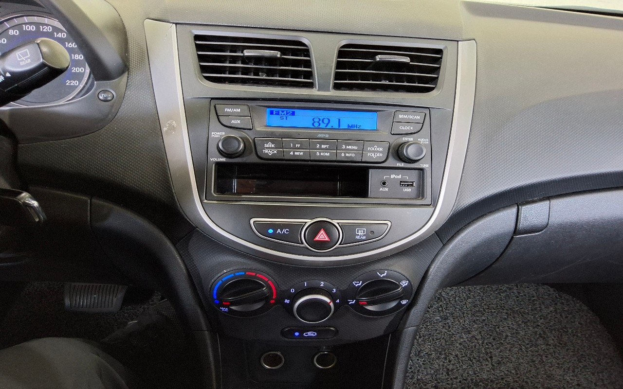 2014 - hyundai accent