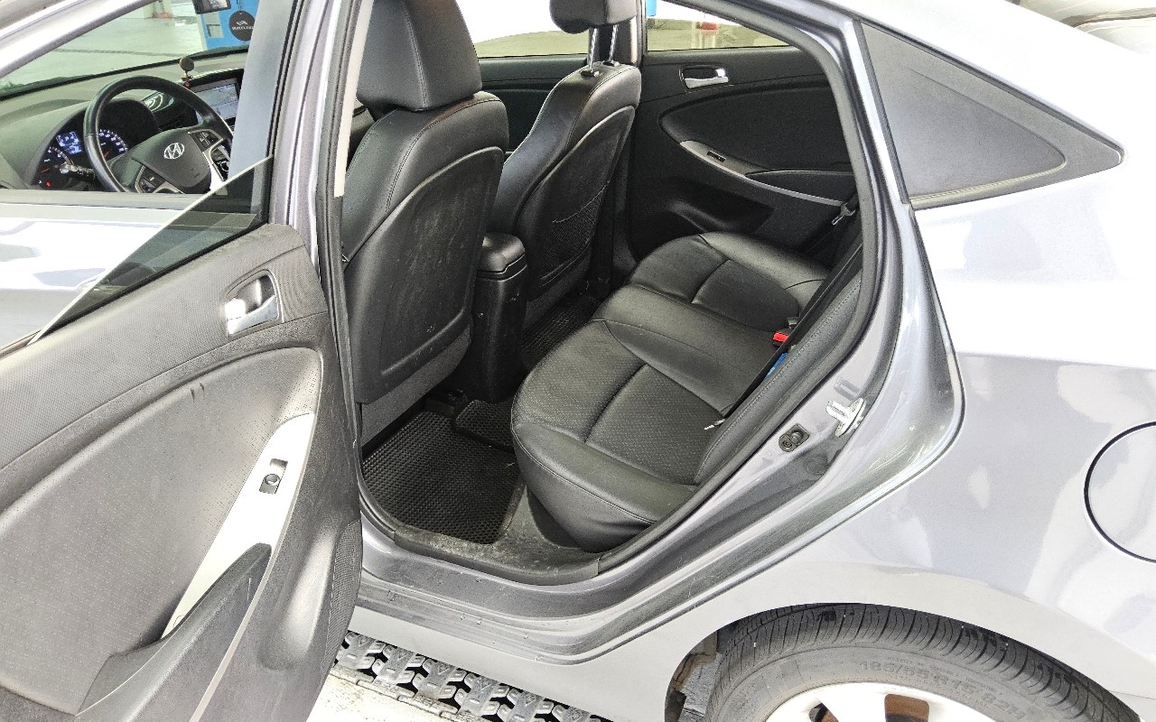 2016 - hyundai accent