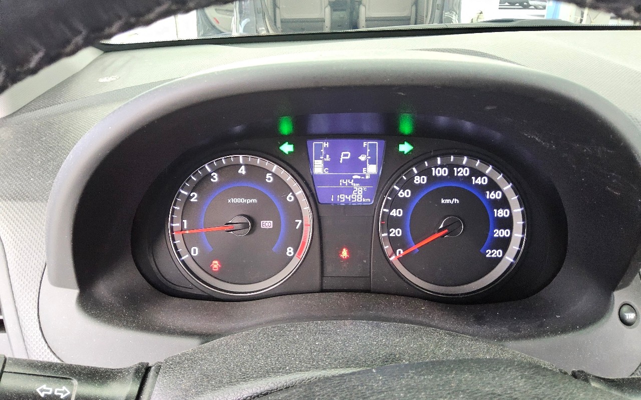 2016 - hyundai accent
