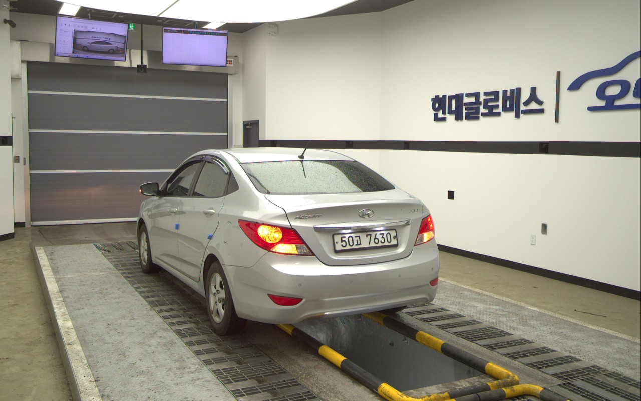2014 - hyundai accent