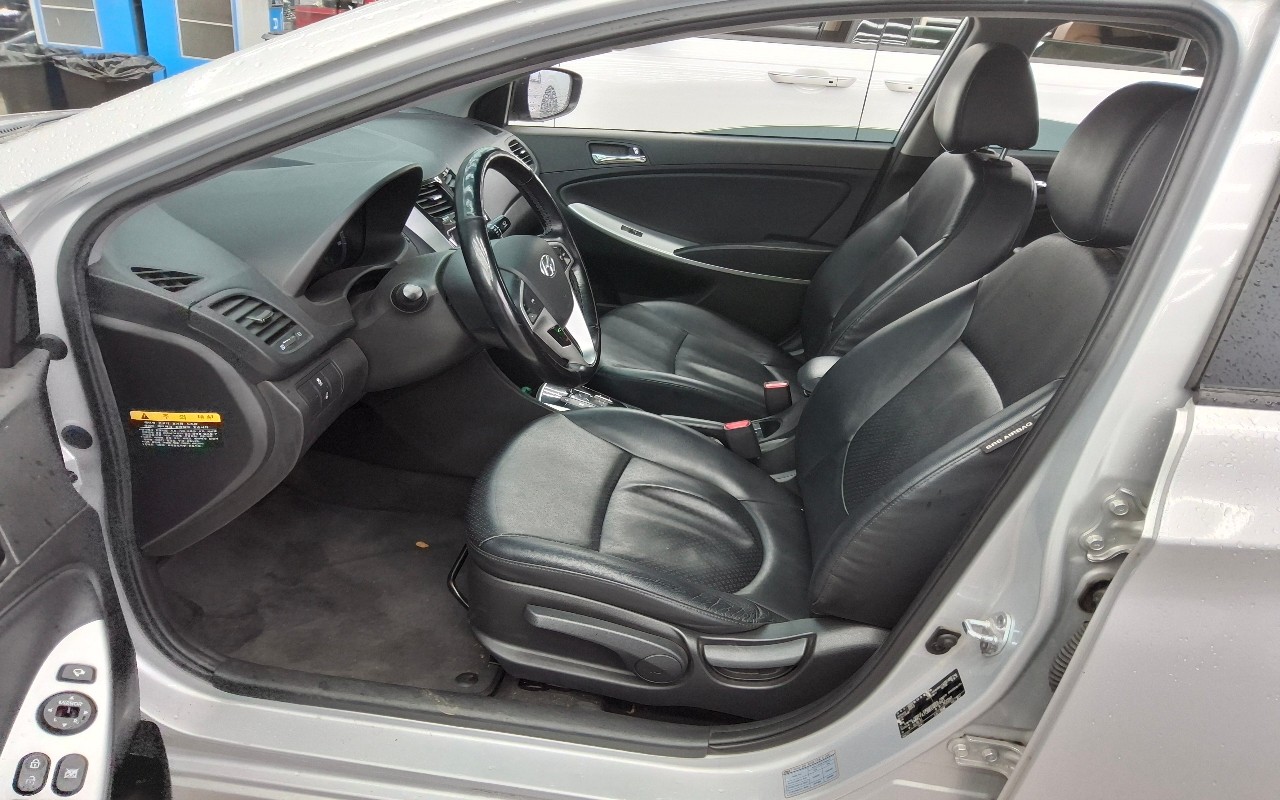2014 - hyundai accent