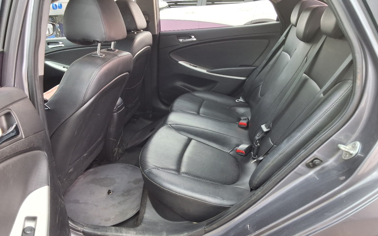 2014 - hyundai accent