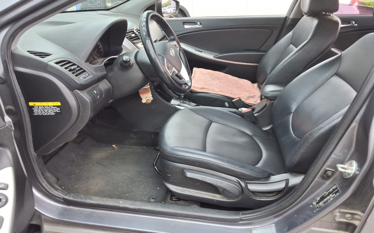 2014 - hyundai accent