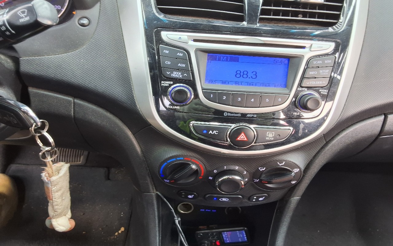 2014 - hyundai accent