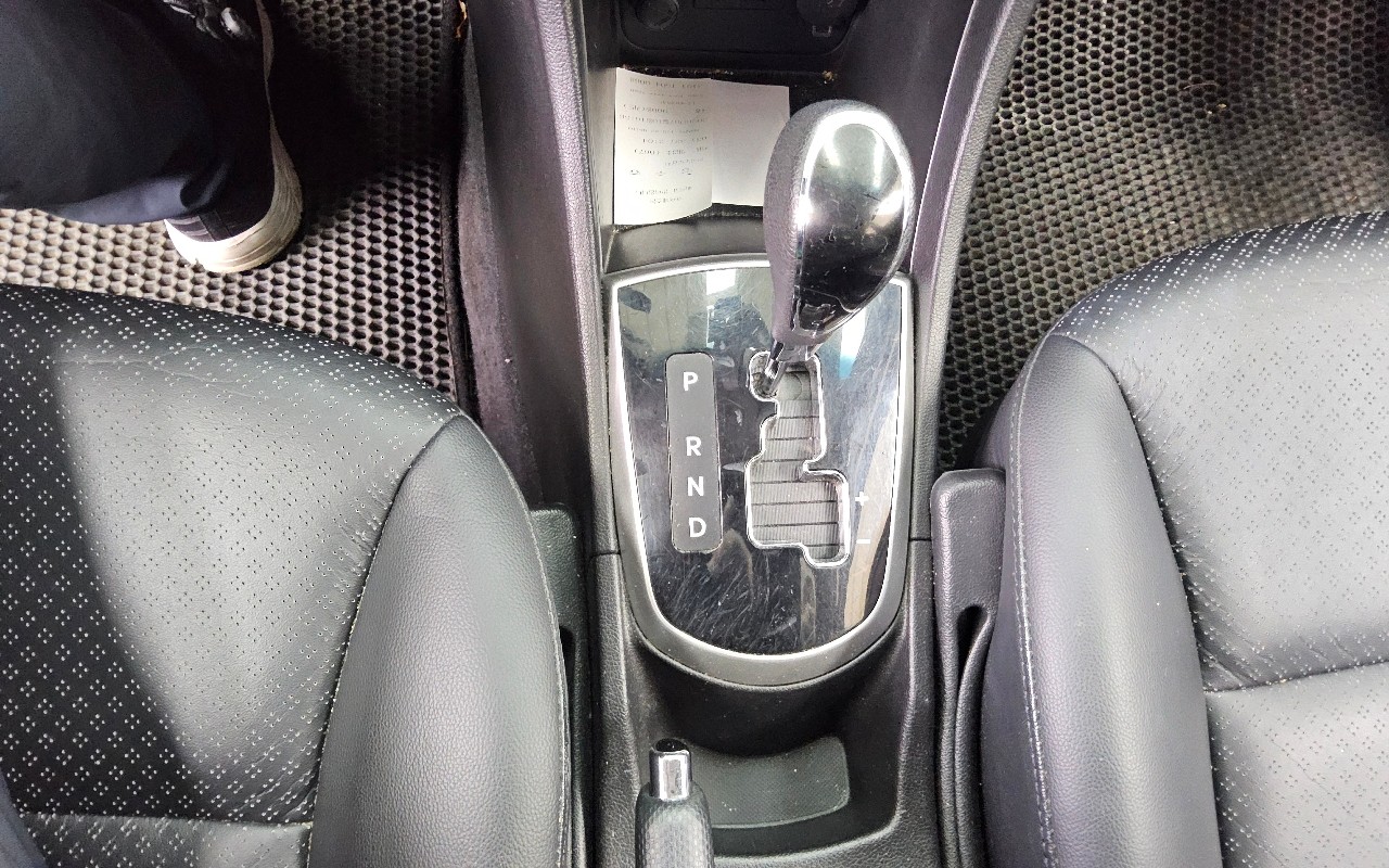 2011 - hyundai accent