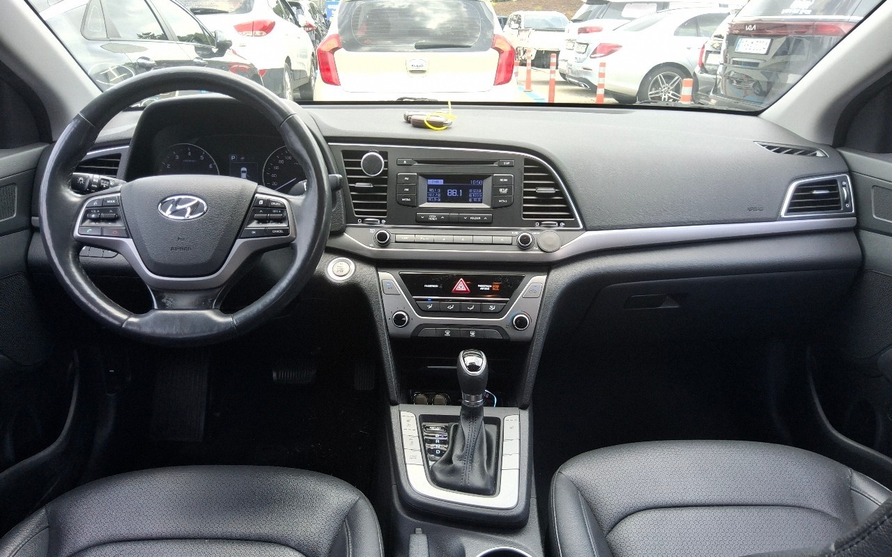 2017 - hyundai avante ad