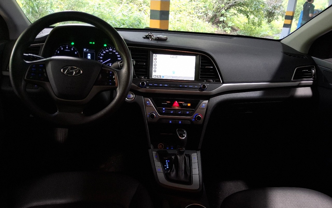 2018 - hyundai avante ad