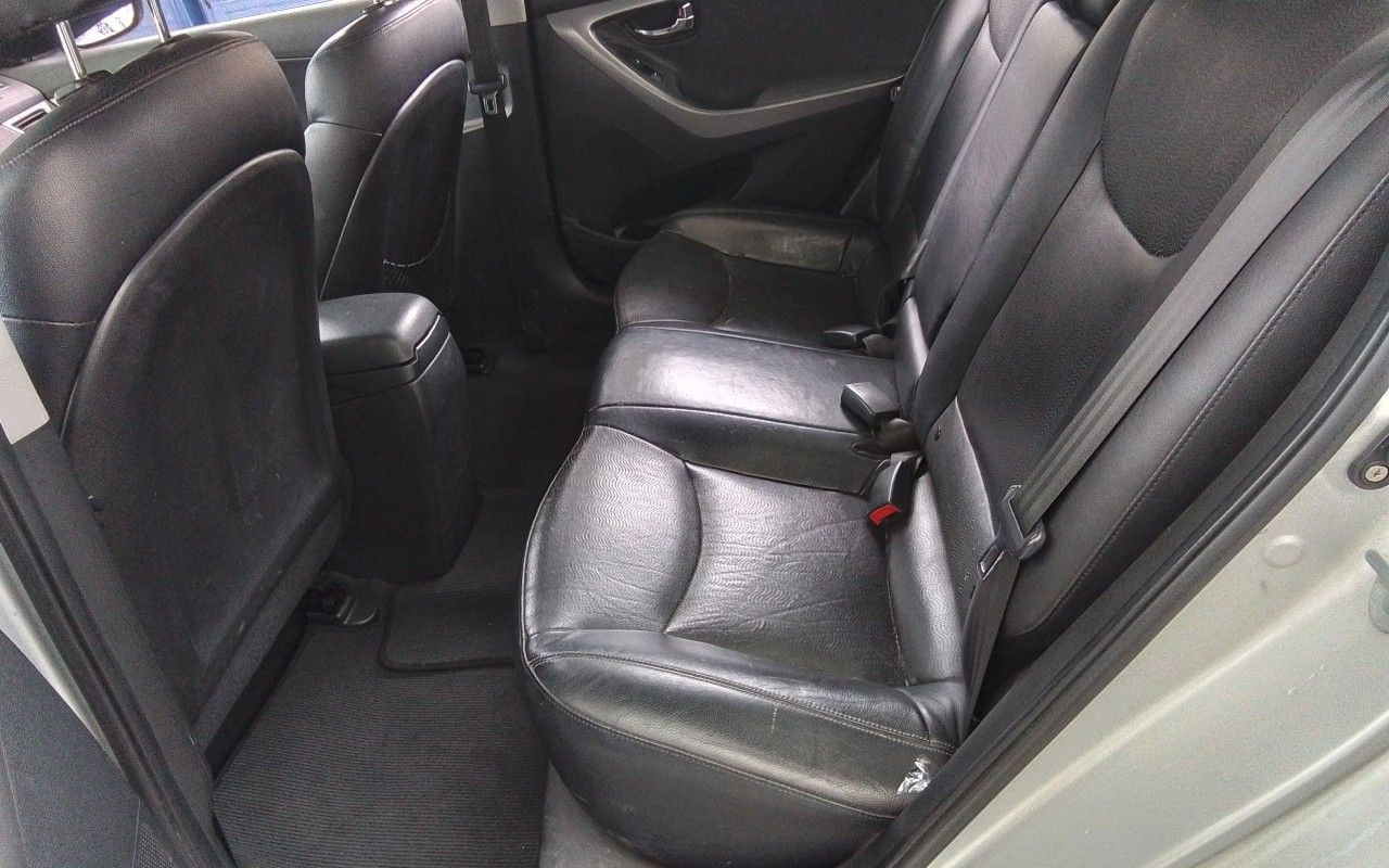 2011 - hyundai elantra
