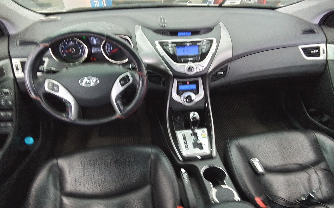 2012 - hyundai elantra