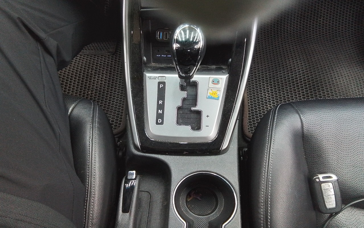 2012 - hyundai elantra