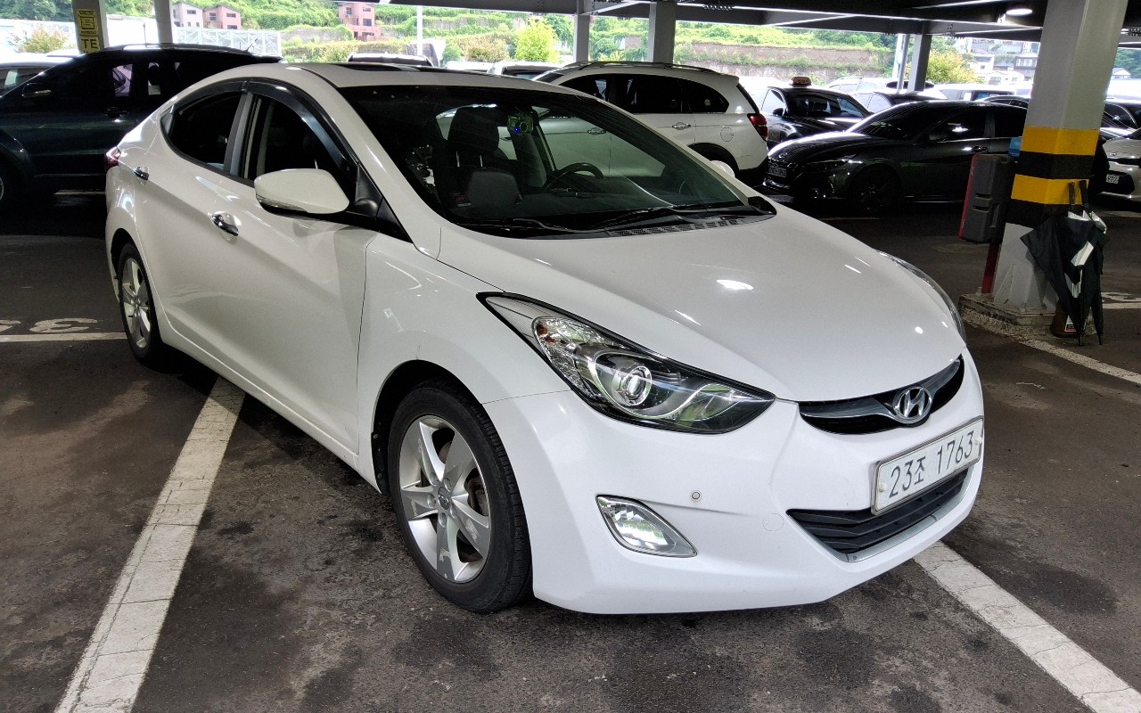 2013 - hyundai elantra