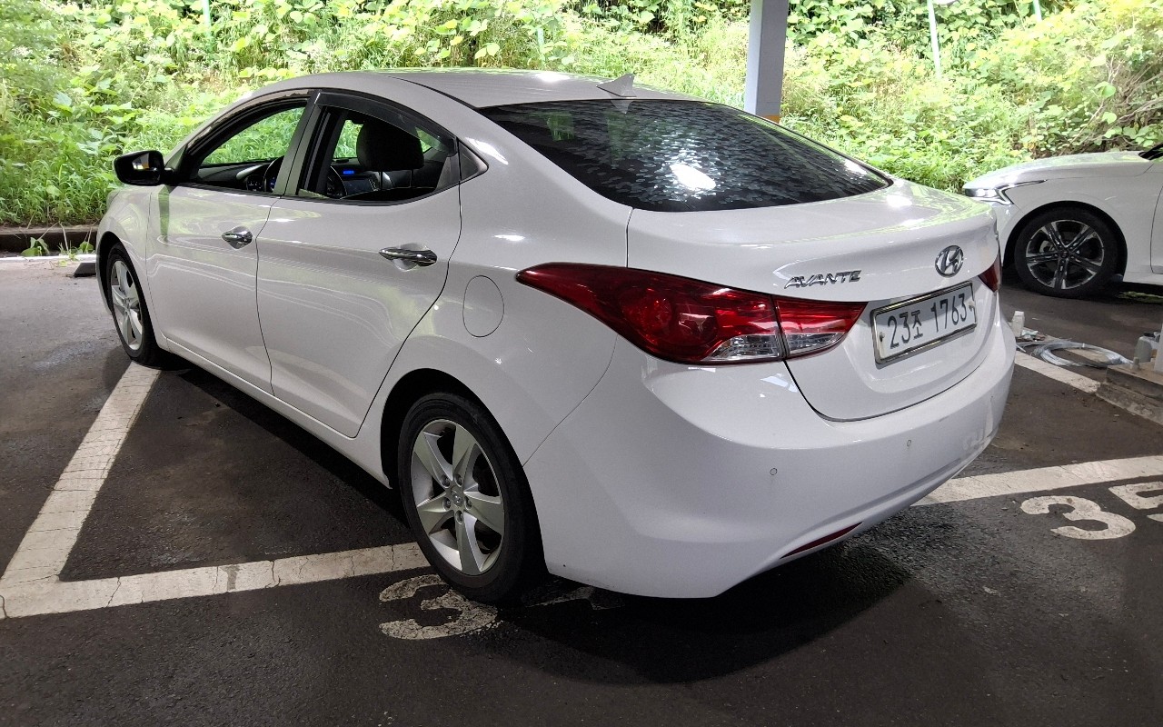 2013 - hyundai elantra