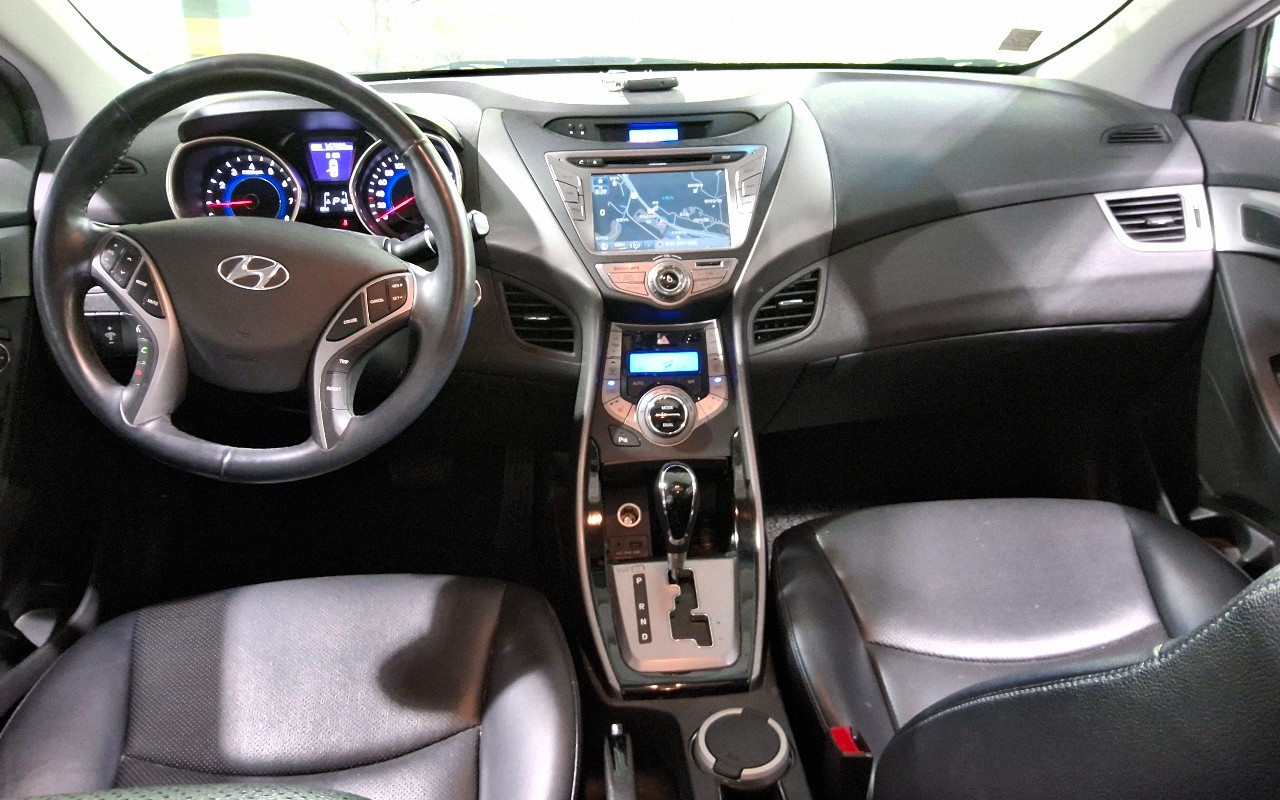 2013 - hyundai elantra