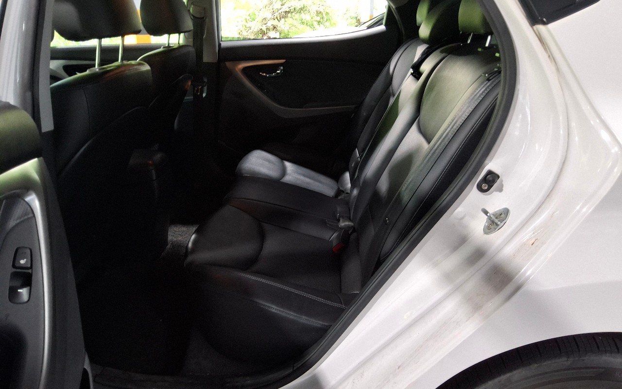 2013 - hyundai elantra