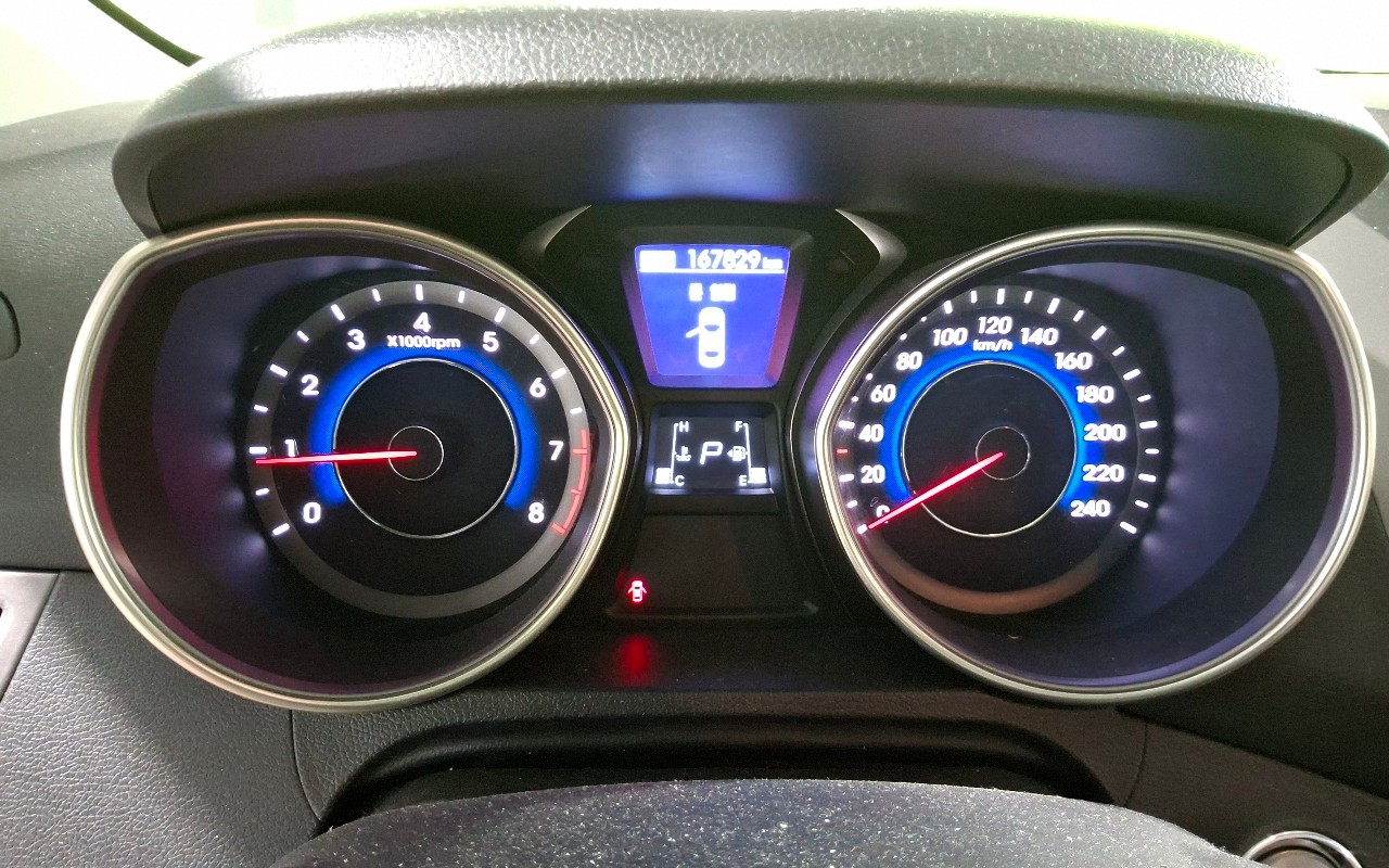 2013 - hyundai elantra