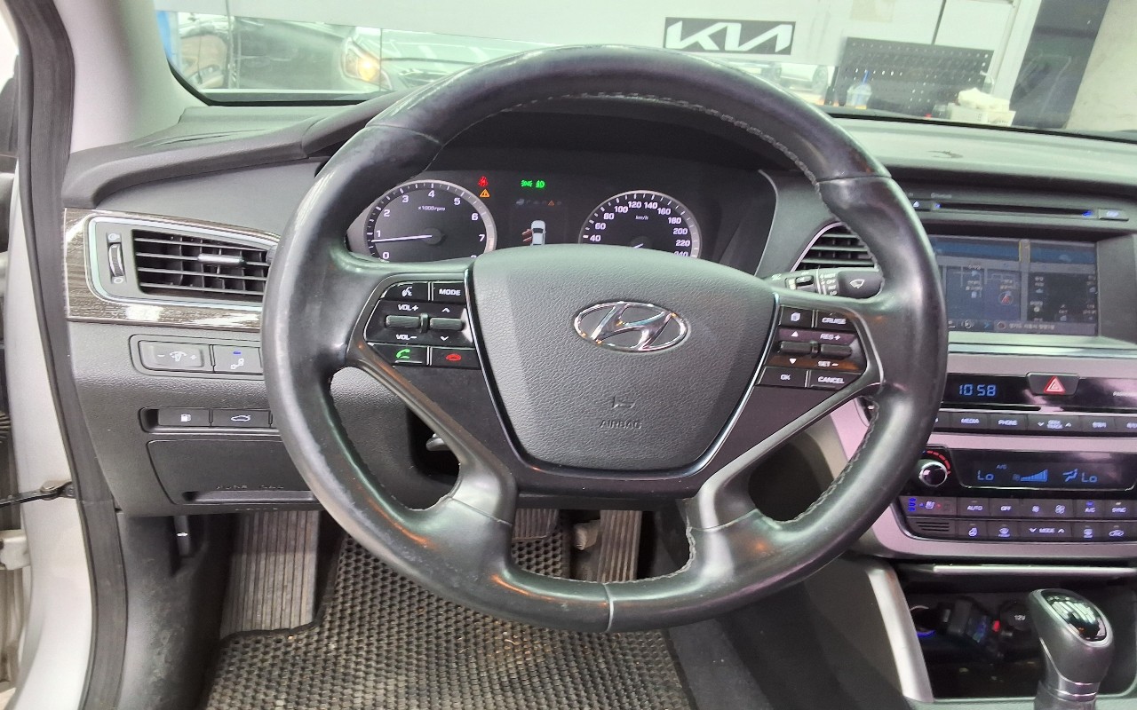 2015 - hyundai lf sonata
