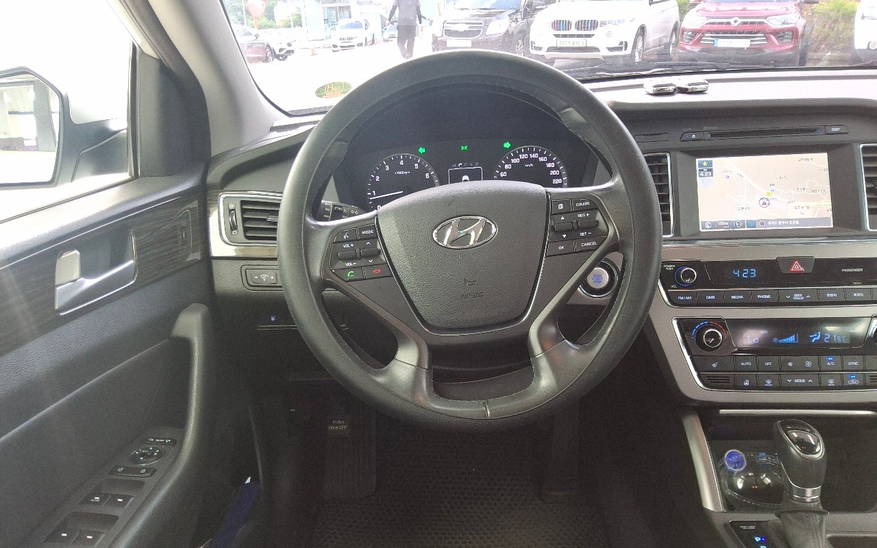 2015 - hyundai lf sonata