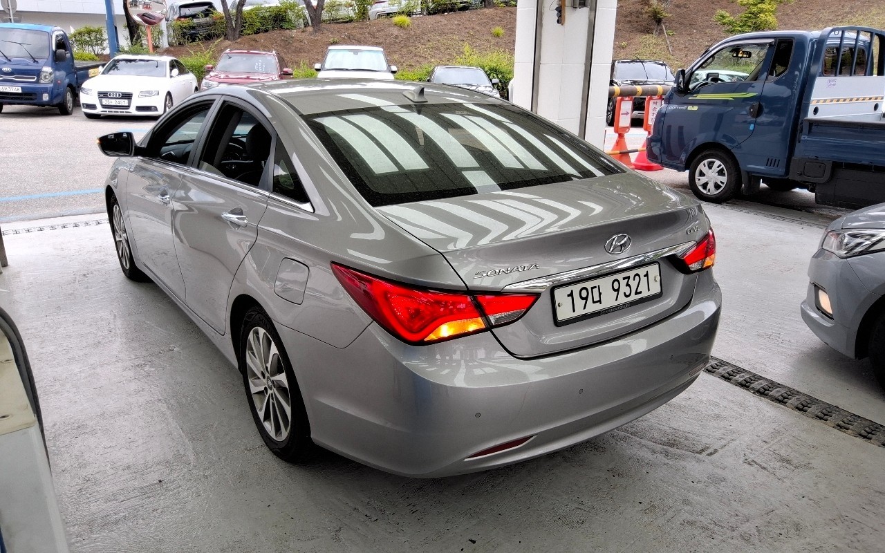 2013 - hyundai sonata